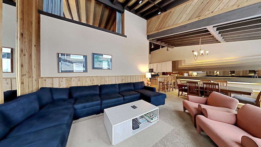 Condo, 4 Bedrooms