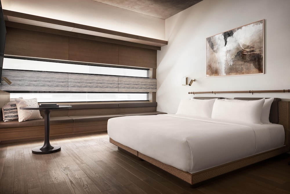 Standard Room, 1 King Bed