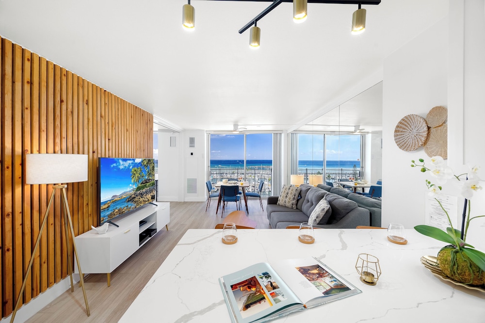Ocean View 1BR at Ilikai Marina: Apartment, 1 Bedroom, Ocean View (0187) photo