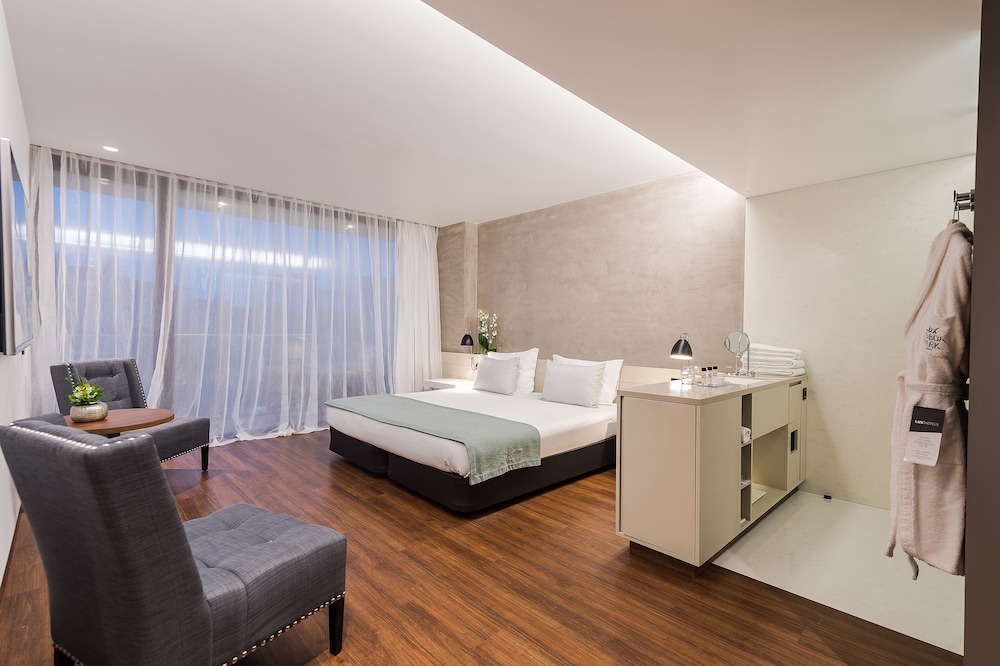 Premium Room, Balcony