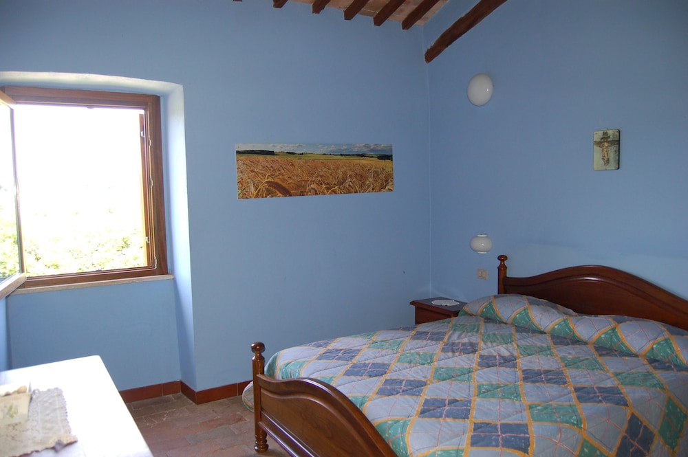 Standard Double Room photo 3