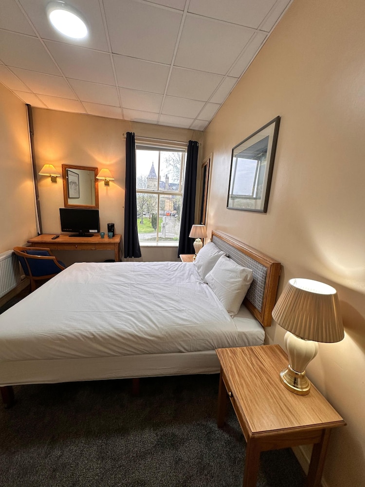 Standard Double Room, 1 Double Bed, Non Smoking, Ensuite - Photo 5