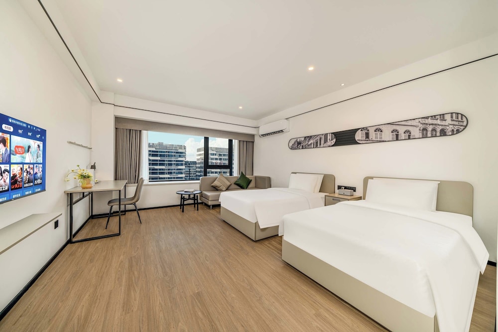 Business Twin Room, City View photo 2