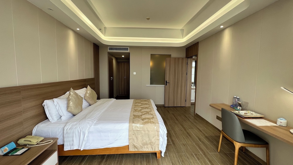 Traditional Suite (deluxe executive suite) photo 3