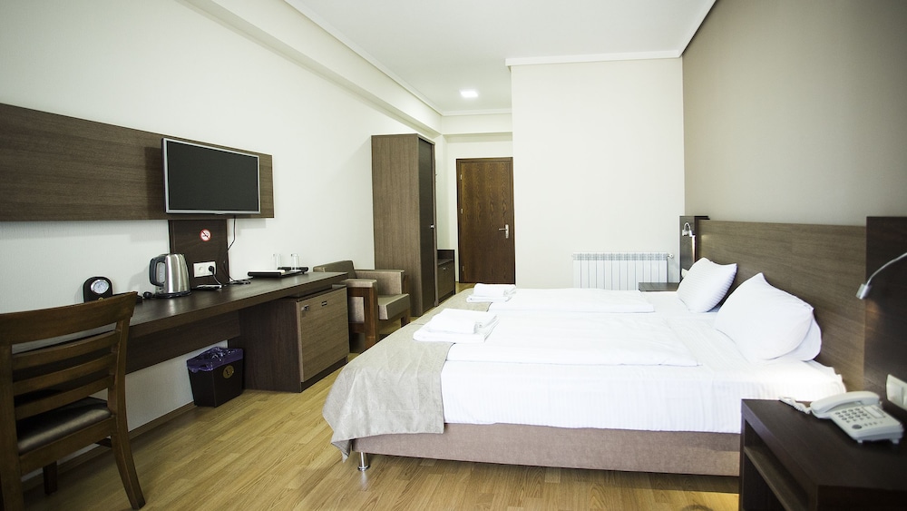 Deluxe Double Room photo 2