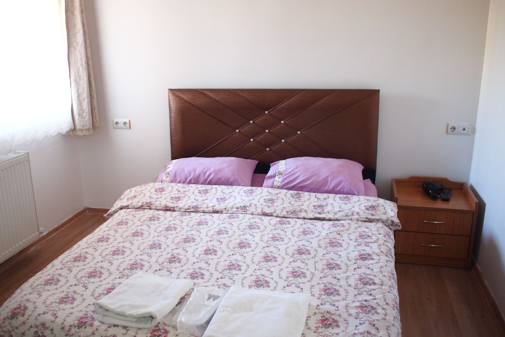 Economy Double Room photo 1