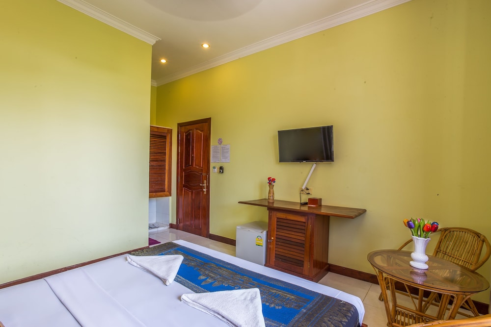 Double Room (with FAN - Free Pick up) photo 3