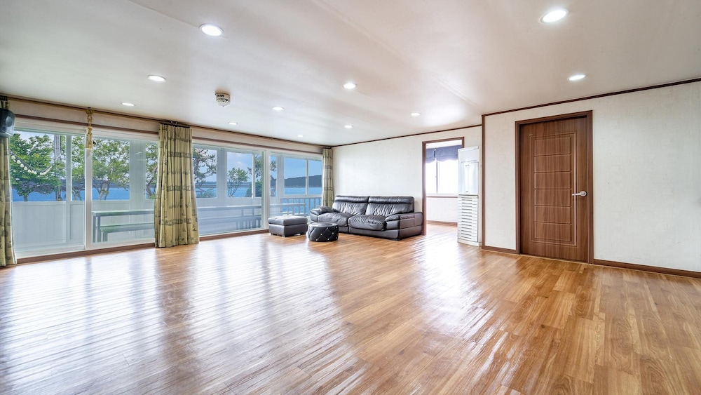 Basic Room, 2 Bedrooms (Pataya(Oceanview,group))