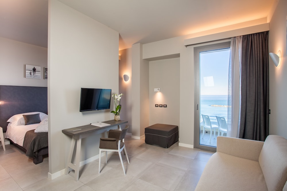 Junior Suite, Oceanfront