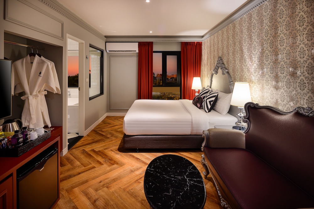 Premier Double Room, Jetted Tub (Street View) photo 1