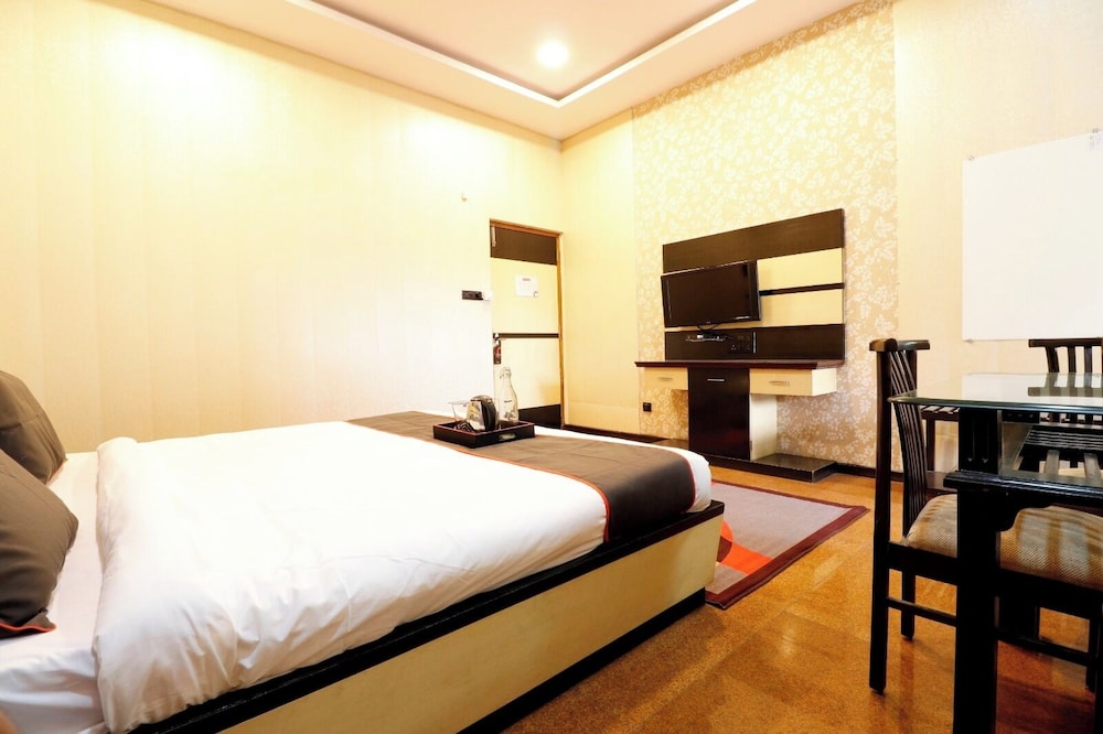 Deluxe Double Room, City View photo 1