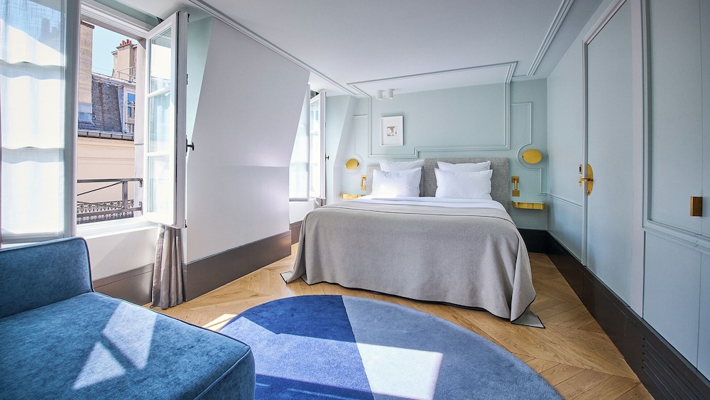 Suite (Cambon)