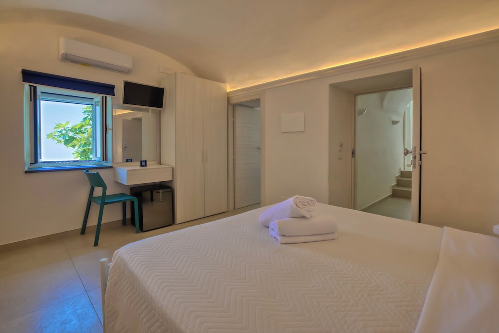 Economy Room, Sea View photo 1