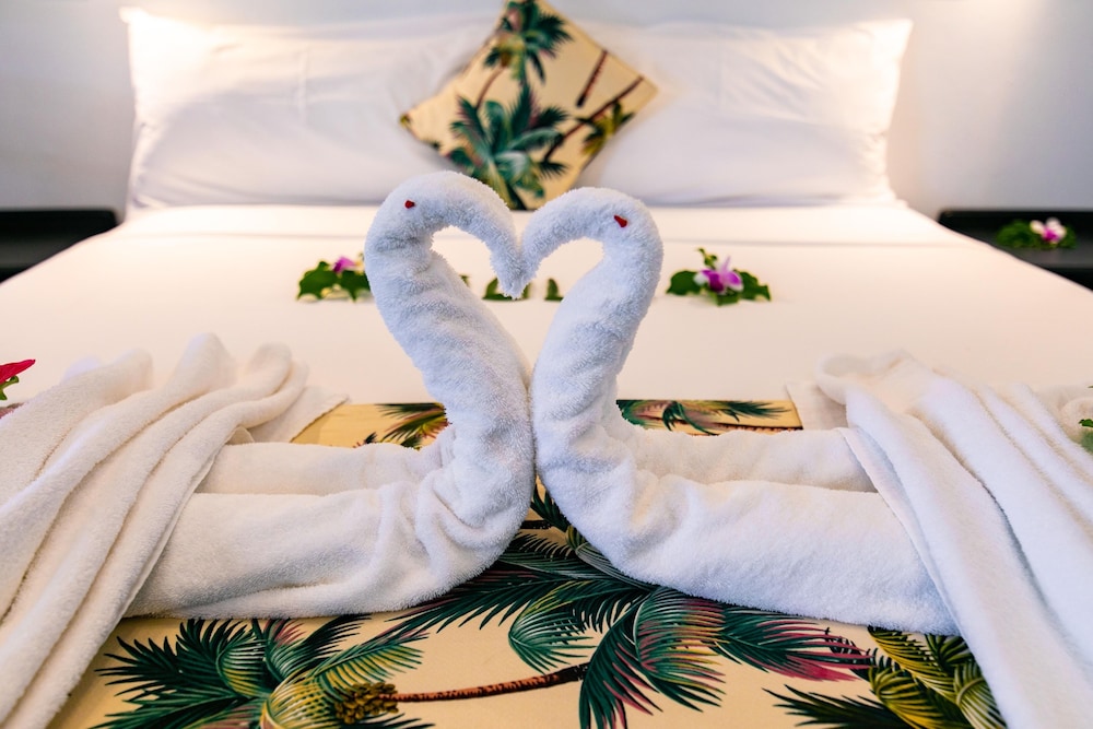 Deluxe Seaside Bure (children 2 Years Above)