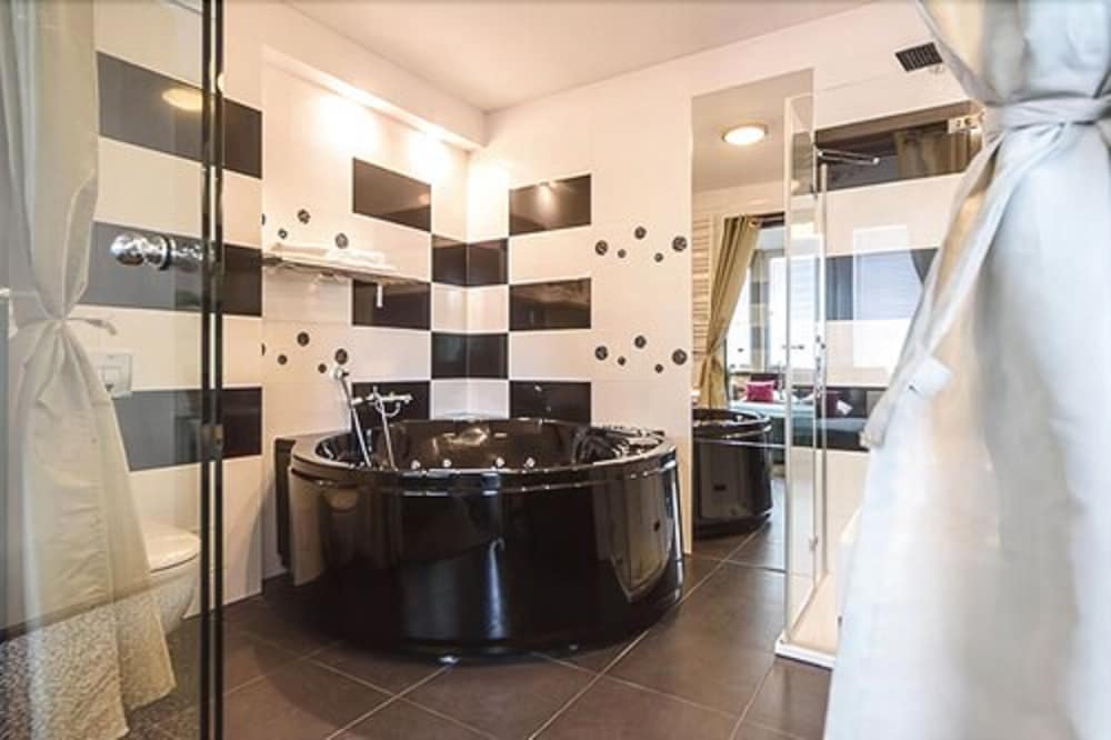 Luxury Apartment photo 3