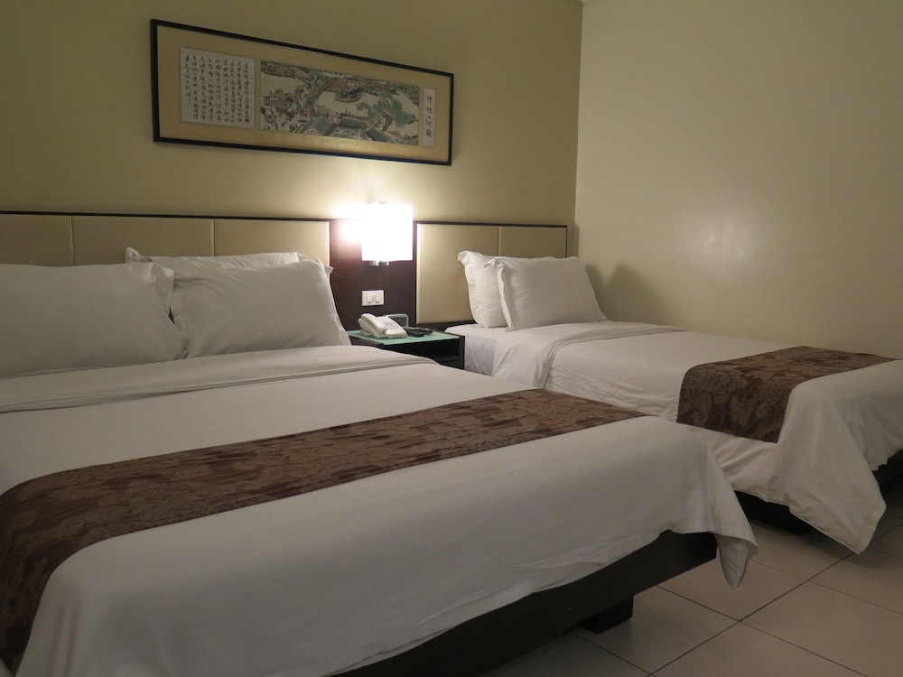 Deluxe Room - Photo 9