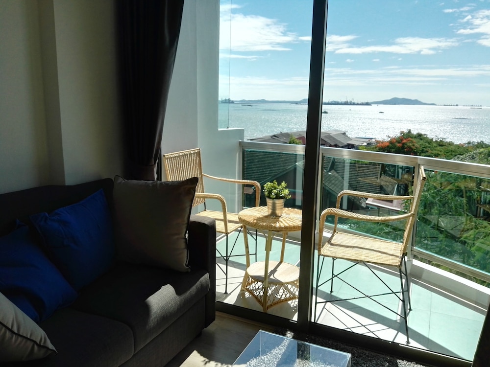 Superior Sea View photo 2