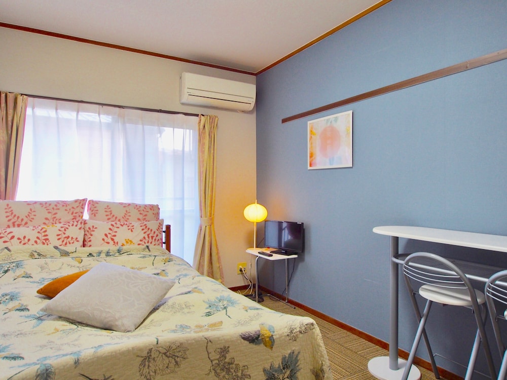 Western Style Room (a double bed) C