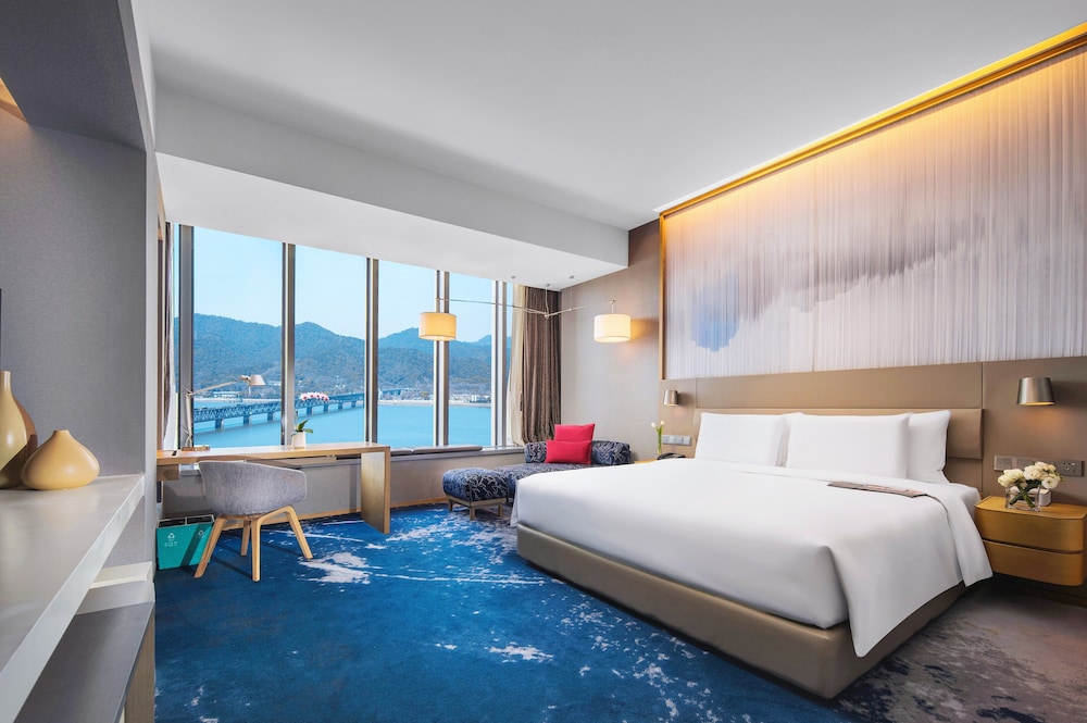 Room, 1 King Bed, River View photo 1