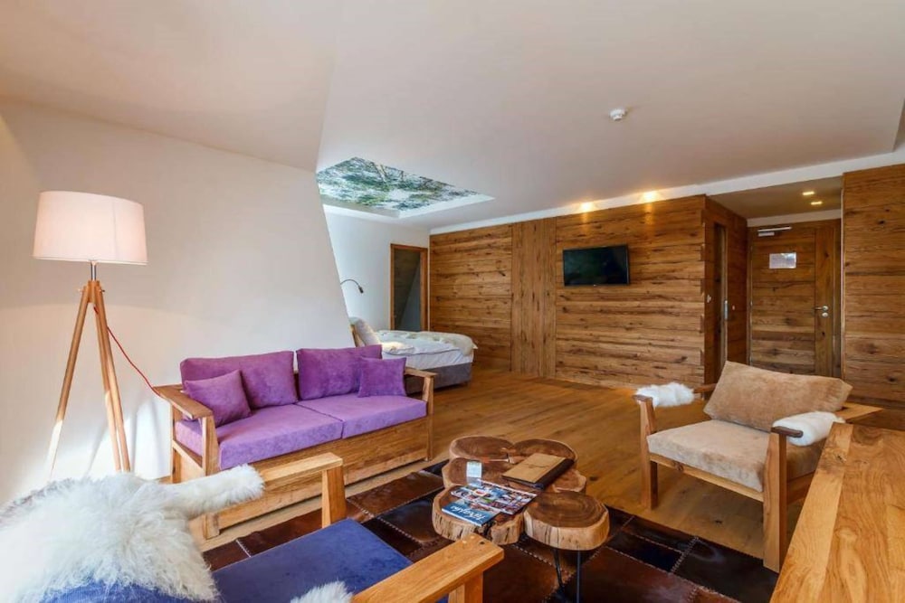 Standard Room, Multiple Beds, Non Smoking (Living Room) photo 3