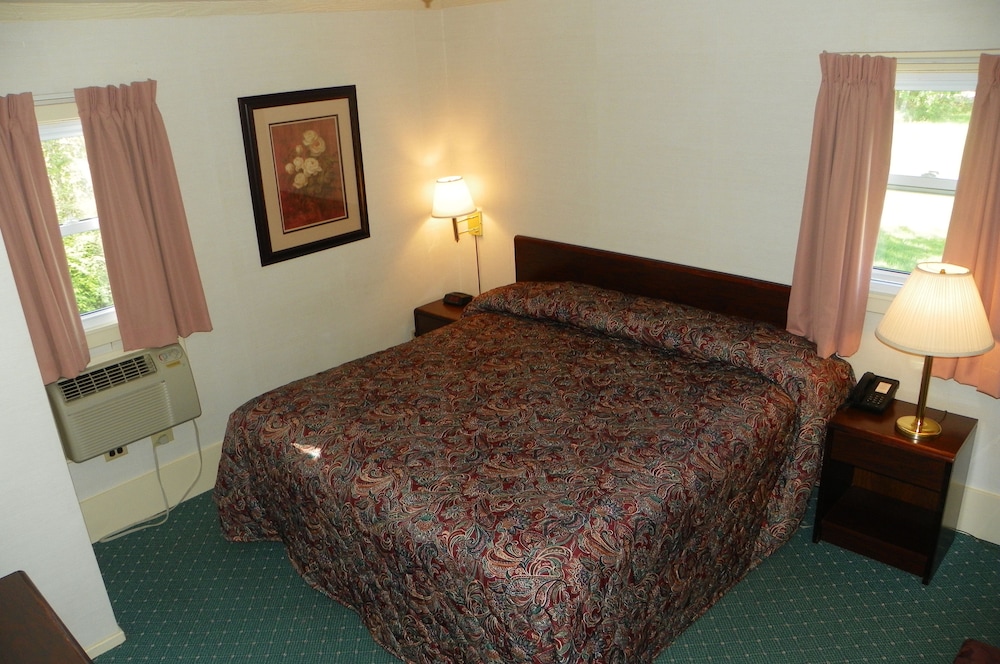 Deluxe Room, 1 King Bed photo 2