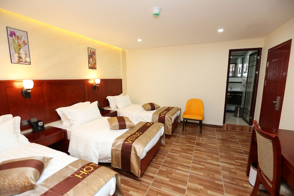 Deluxe Triple Room photo 3