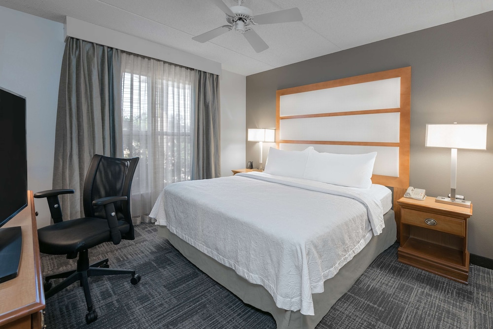 Suite, 1 King Bed, Accessible, Bathtub photo 1