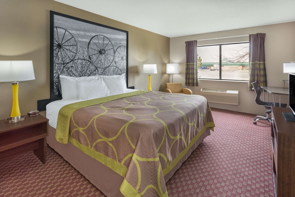 Standard Room, 1 Queen Bed - Photo 2