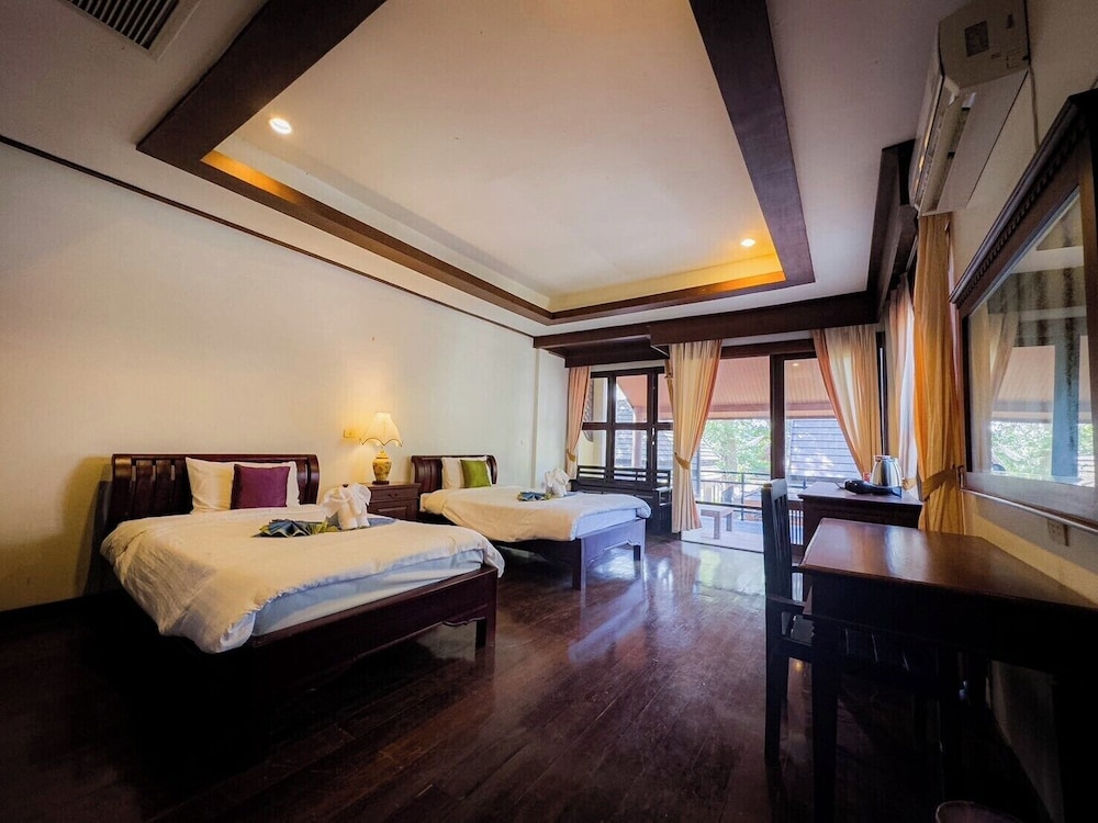 Hillside Deluxe Twin Room - Photo 1