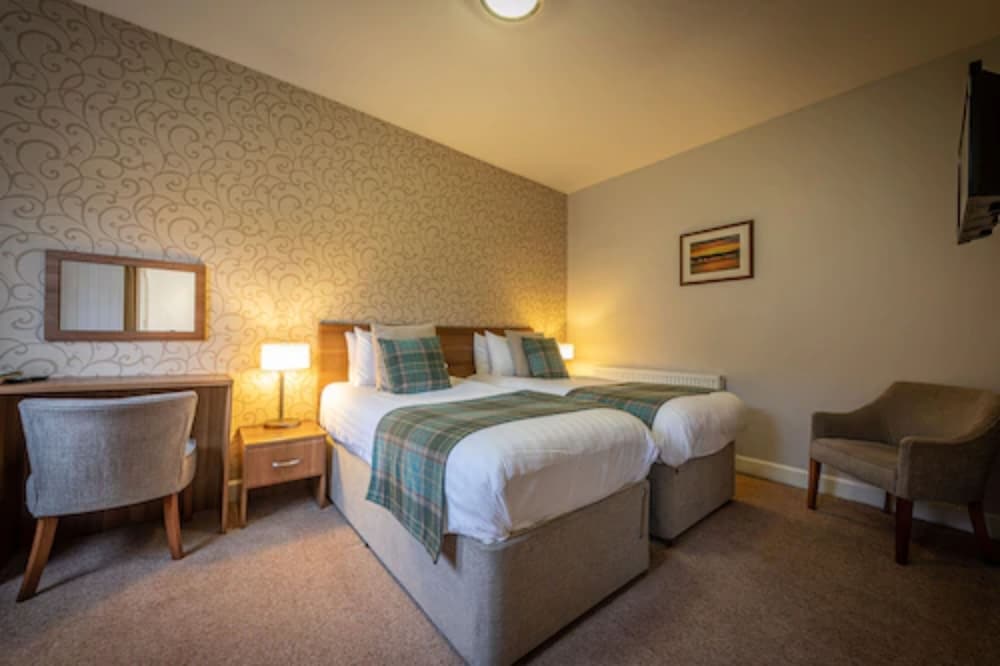 Twin Room, 2 Twin Beds, Bay View (In Uig Lodge) photo 2
