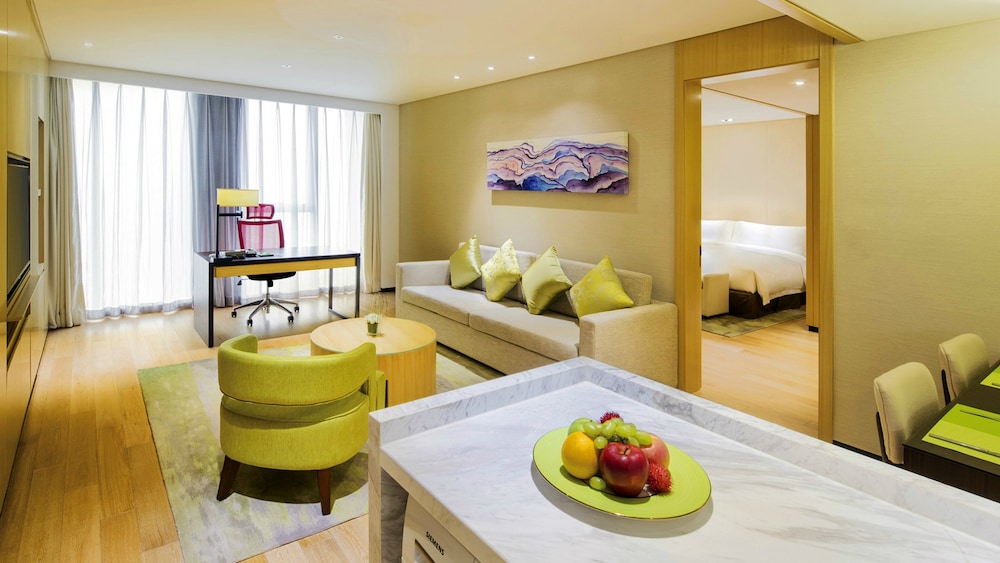 Suite, 1 Bedroom photo 2
