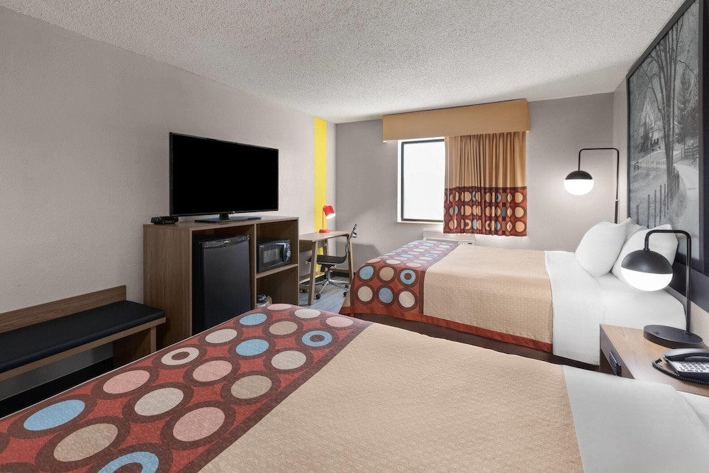 Standard Room, 2 Queen Beds photo 2