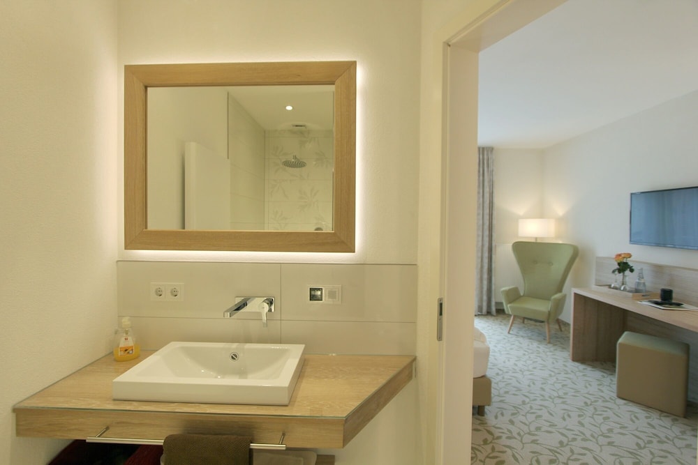Comfort Double Room, Accessible, Ensuite - Photo 4