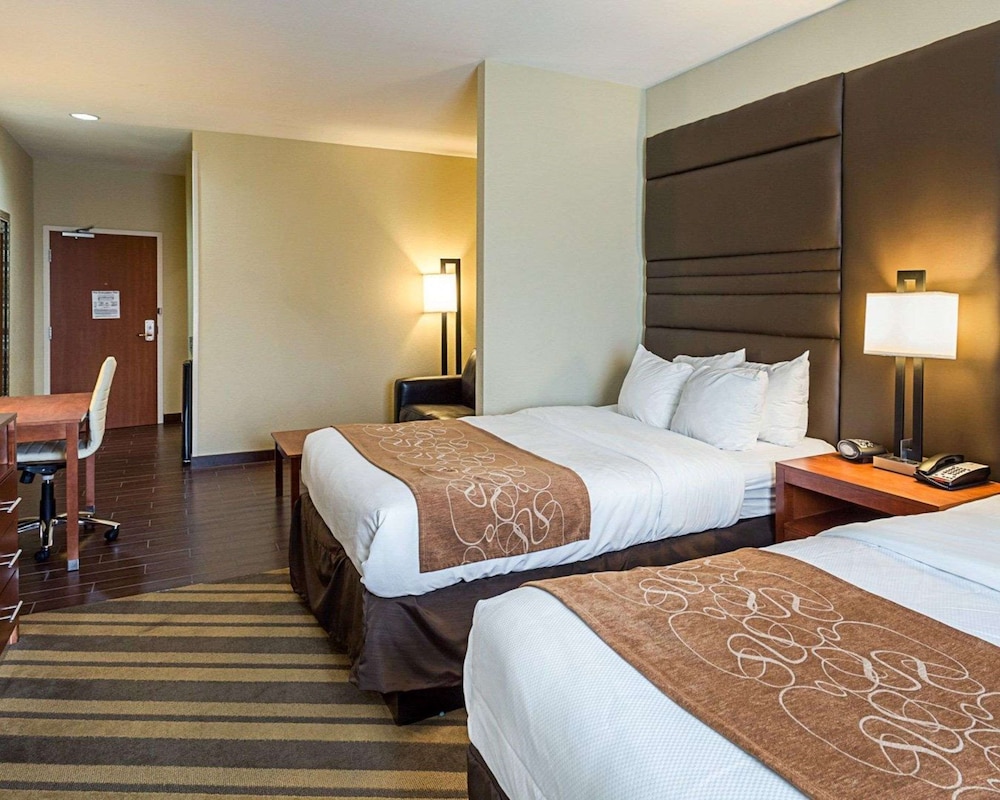Suite, Multiple Beds, Accessible, Non Smoking photo 1