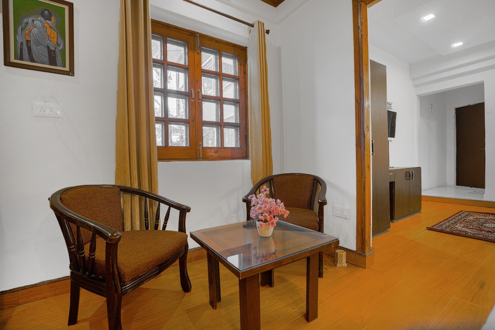 Family Room - Photo 5
