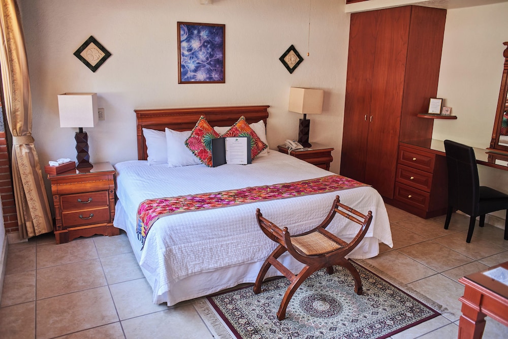 Deluxe Suite, 1 King Bed