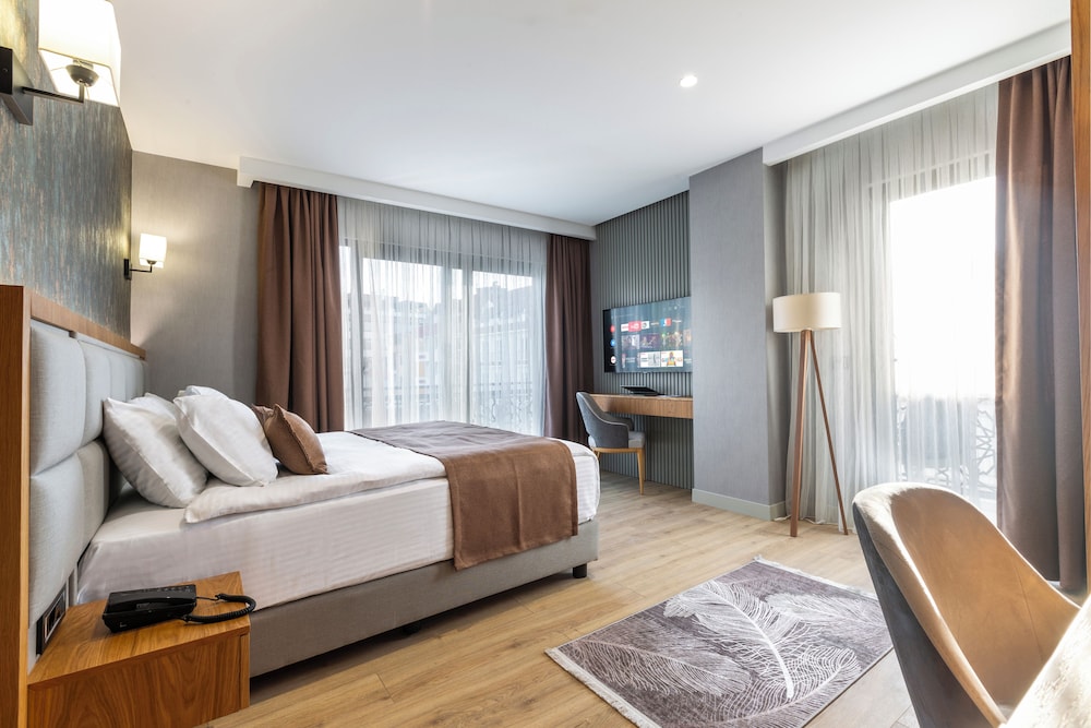 Superior Double or Twin Room photo 2
