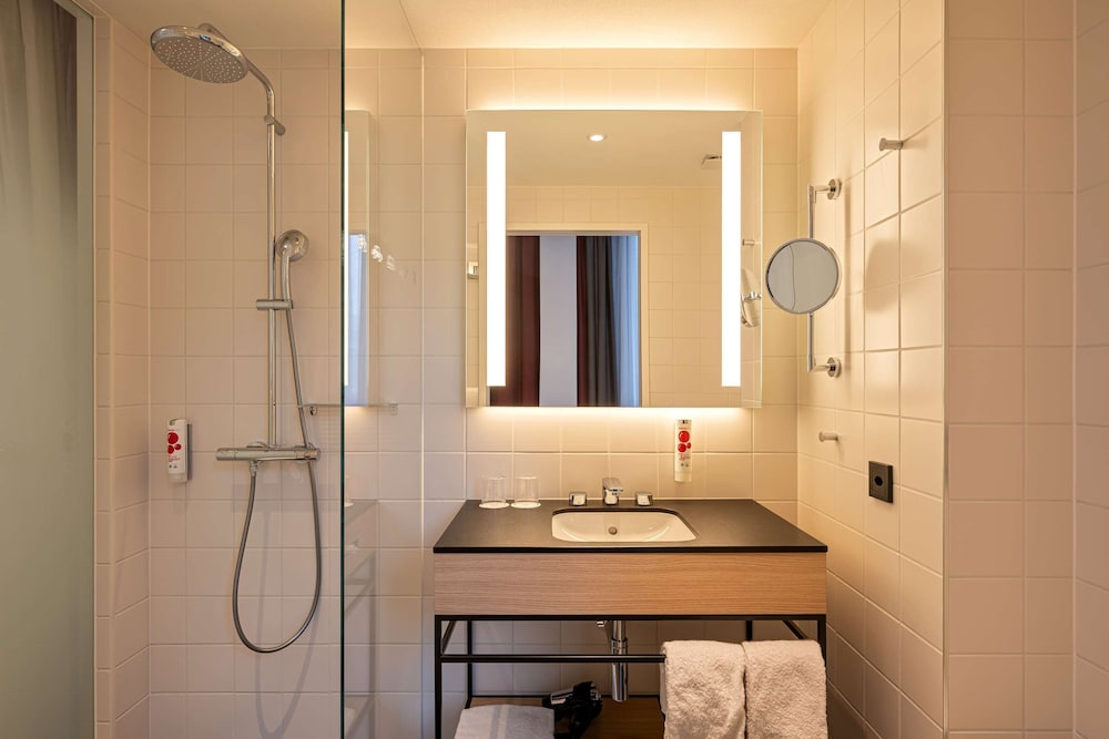Business Double Room - Photo 6