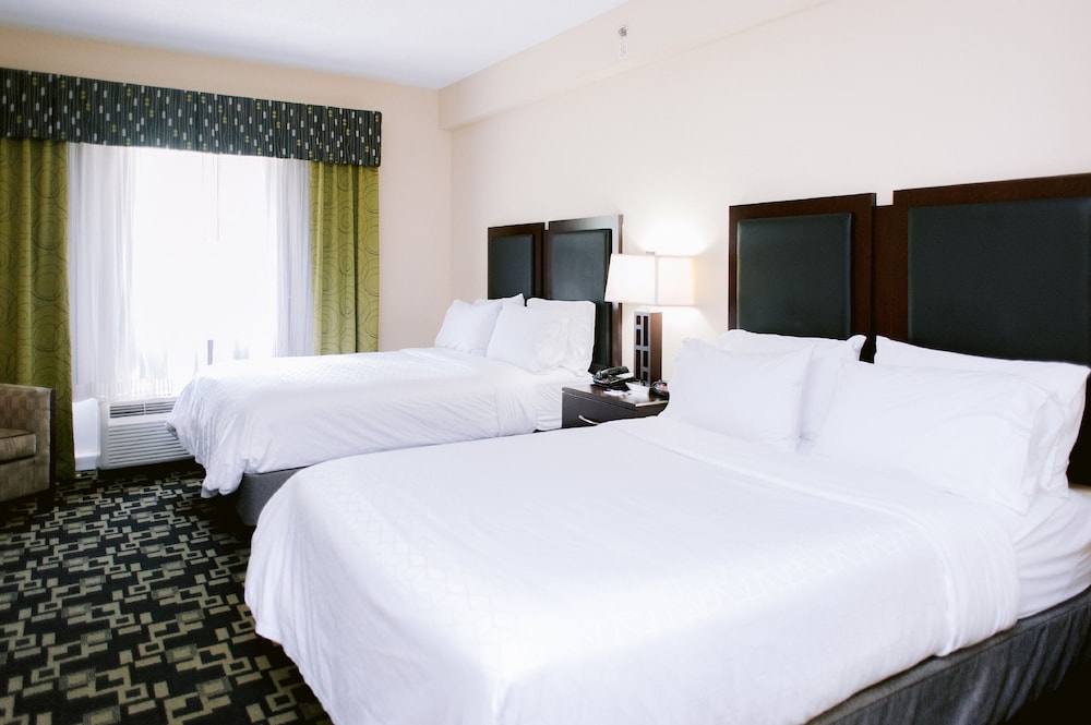 Suite, Multiple Beds - Photo 6