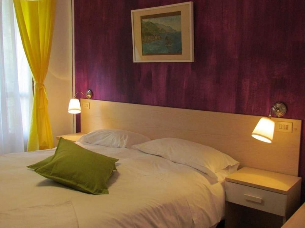 Double or Twin Room photo 3