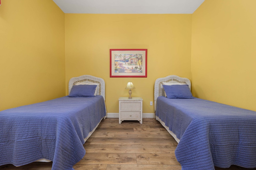 Condo, Multiple Beds, Pool Access, Lake View (1025 Cinnamon Beach - Pet Friendly)