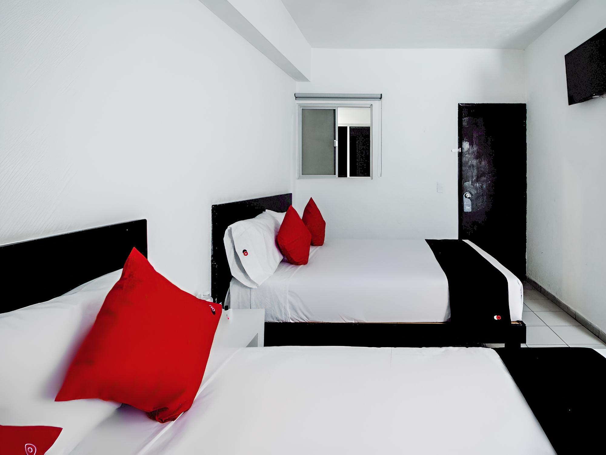 Standard Room, Multiple Beds photo 3