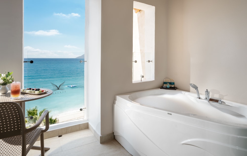 Deluxe Standart Sea View with Jacuzzi