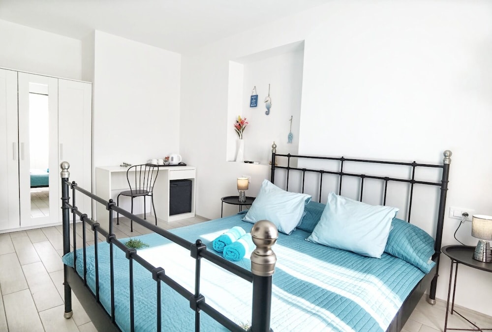 Apartment (Boutique Rooms - With Pool - 6 - R203)