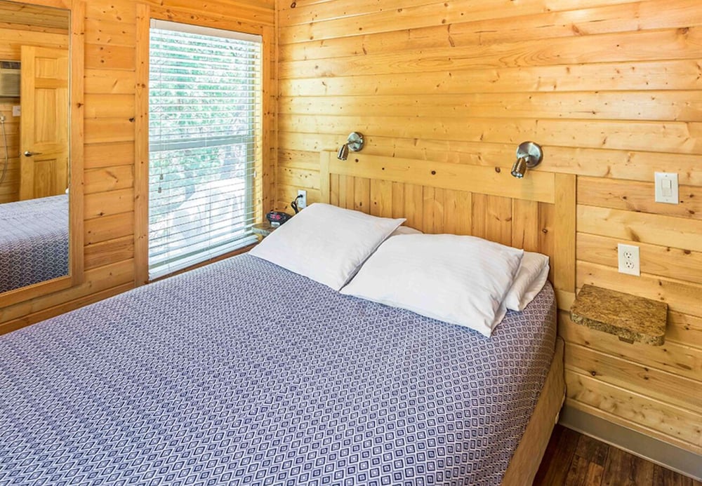 Cottage, 2 Bedrooms, Kitchenette (Pets OK, Linens not included) photo 1