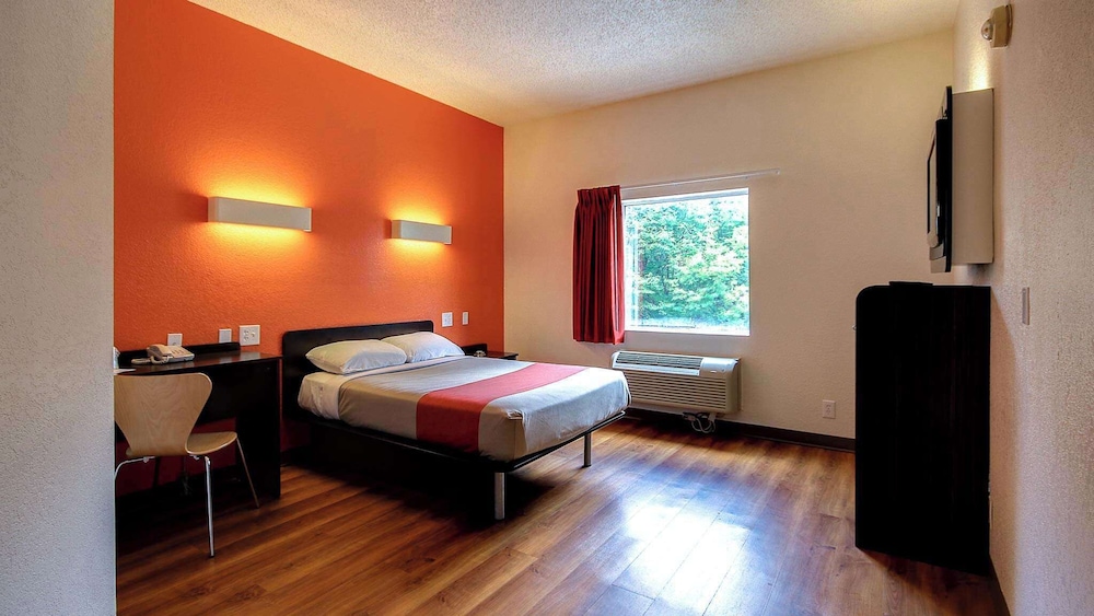Standard Room, 1 Double Bed, Accessible, Non Smoking photo 2