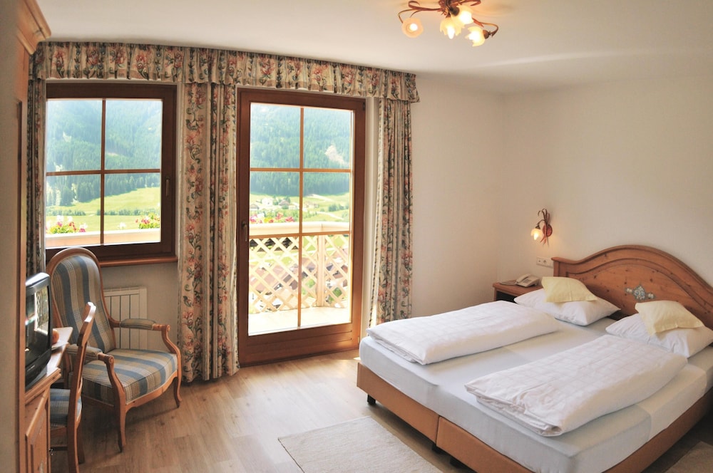 Economy Double Room - Photo 7