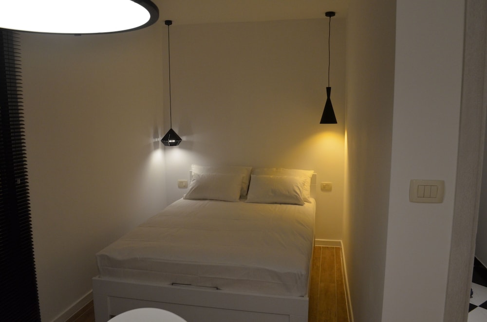 Comfort Apartment, 1 Queen Bed photo 2
