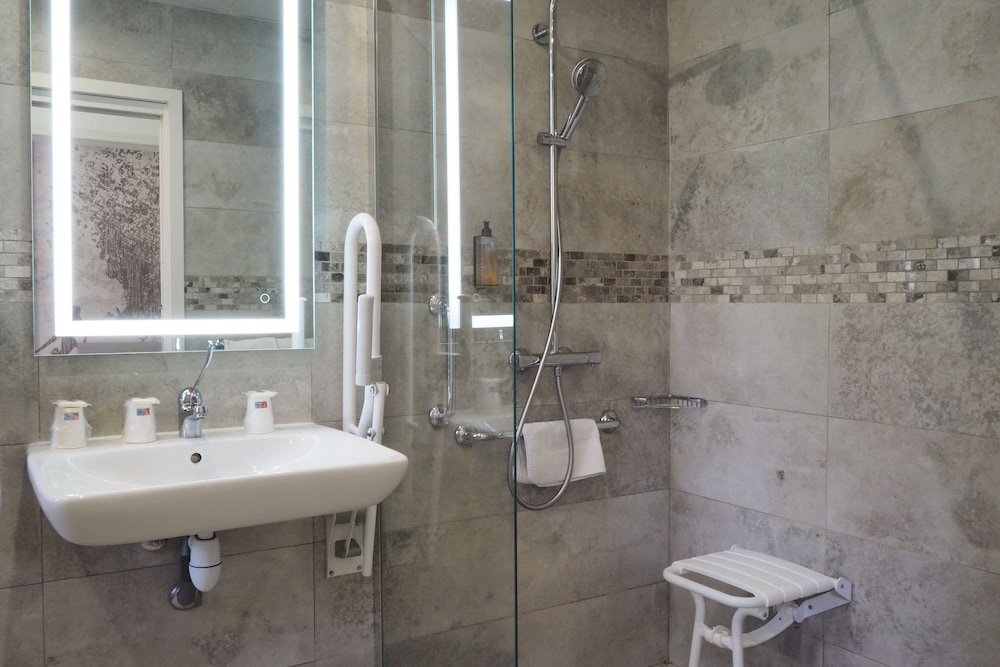 Superior Triple Room - Photo 13