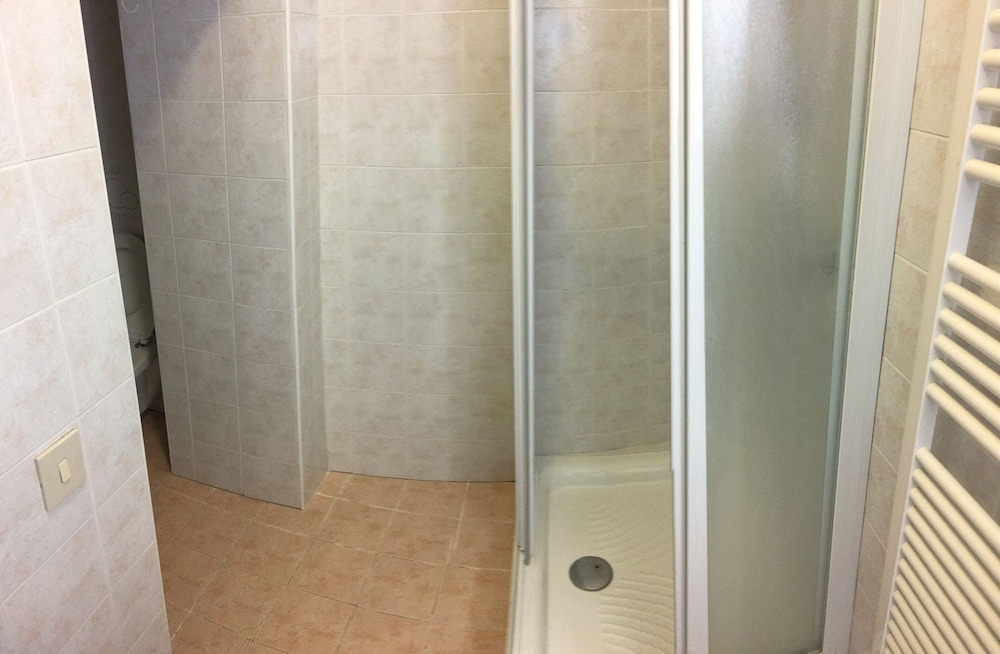 Economy Double Room, Shared Bathroom, City View photo 3